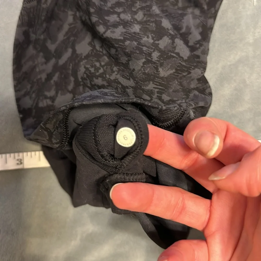 6 / EUC Lululemon Align Tank Wild Thing Camo Deep Coal Multi - Picture 7 of 7